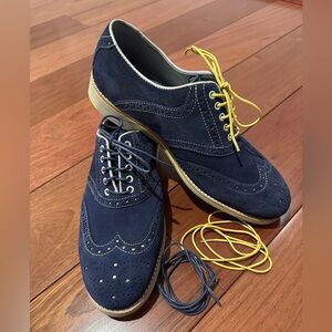 NWOT Johnston & Murphy Suede Navy Oxfords with Blue & Yellow Laces Size 8 M Men